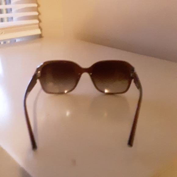Sunglasses - Picture 3 of 4